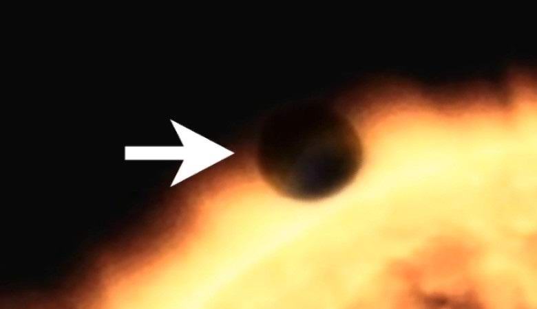 Колоссальную темную сферу возле Солнца запечатлели во второй раз