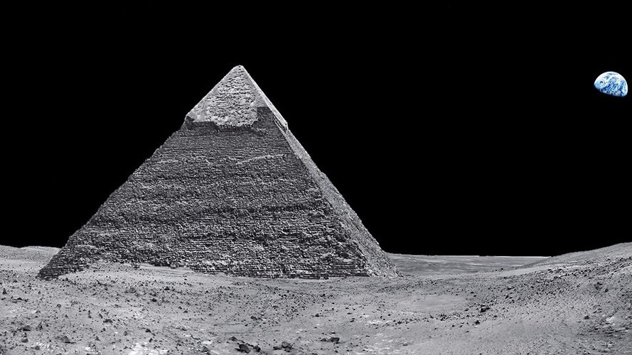 Уфологи обнаружили на Луне башни и пирамиды