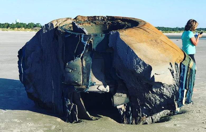 Загадочный объект вымыло на берег в Южной Каролине