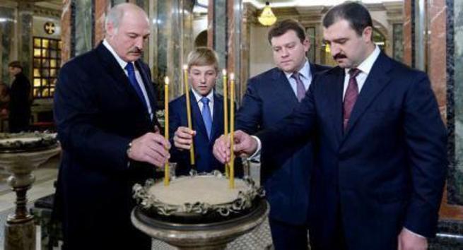 Как Александр Лукашенко пытался купить билет в мировую элиту