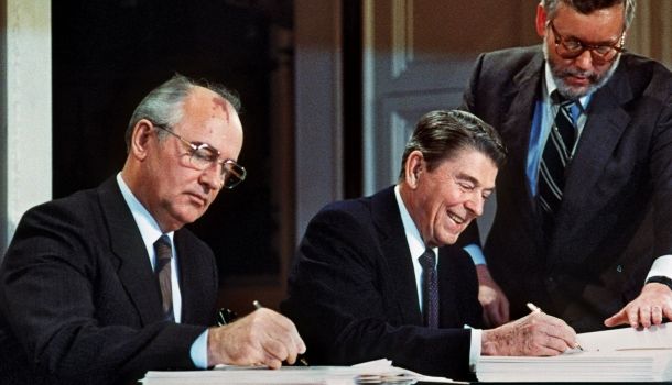 New York Times: Горбачев заговорил о конце жизни на Земле из-за выхода США из «ядерного договора»