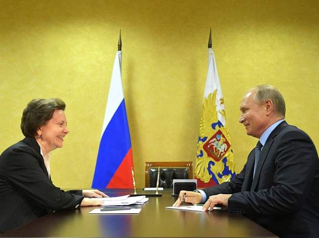 Губернатор ХМАО на встрече с Путиным села в его кресло