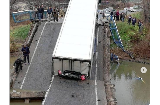В России рухнул еще один мост