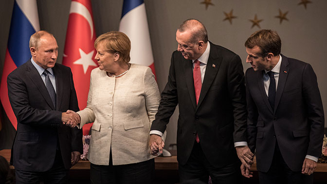 Меркель пристыдили за «излишнее дружелюбие» к Путину