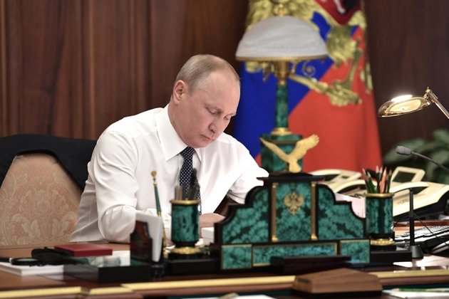 Путин предложил возмещать ущерб вместо тюрьмы