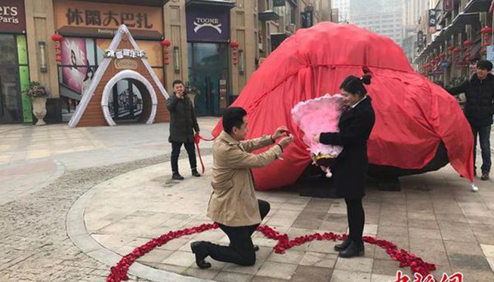 Китаец купил девушке к свадьбе 33-тонный камень вместо квартиры