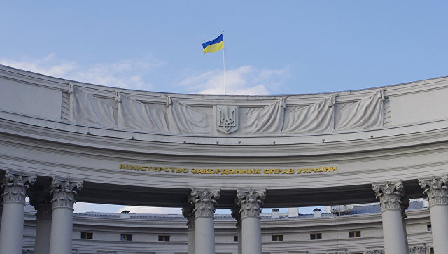 Украина потребовала от России вернуть "захваченное военное имущество"