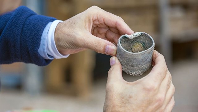 В Кейсарии израильские ученые нашли клад золотых монет