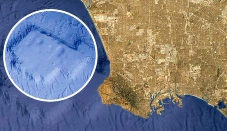 В воде у побережья Калифорнии нашли загадочную структуру