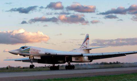 Видео полета Ту-160 над Карибским морем появилось в сети