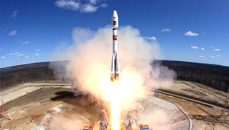 В преддверии Нового года с космодрома «Восточный» запустят сразу три десятка спутников