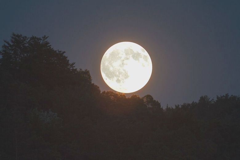 Очередная аномалия на Луне заснята на видео