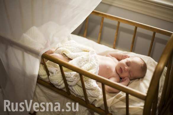 Новогоднее чудо: младенец в колыбели спасён из-под завалов в Магнитогорске .видео