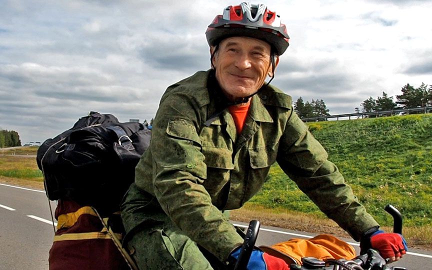 Пенсионер доехал до Афона из Минска на велосипеде