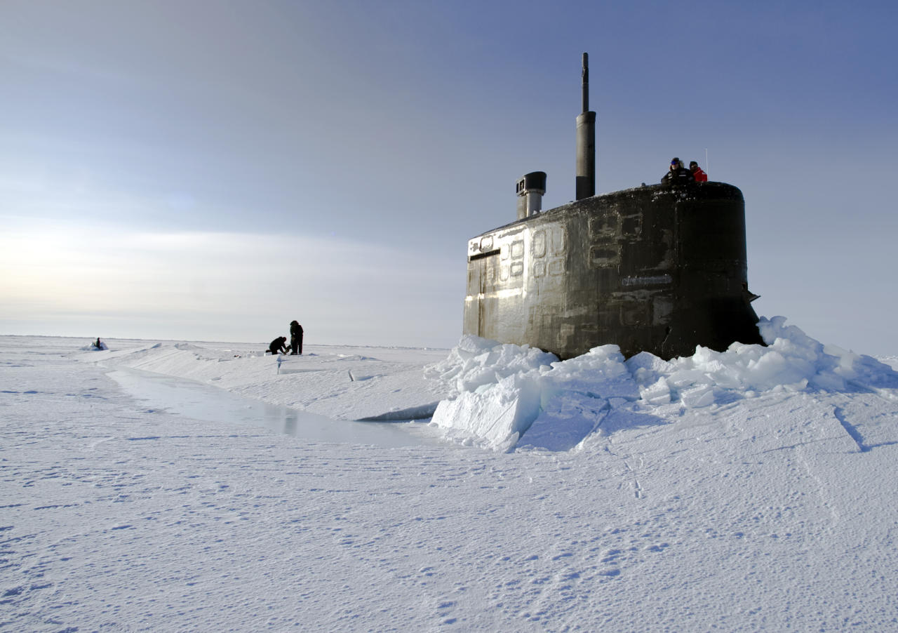 США отправят военные корабли в Арктику