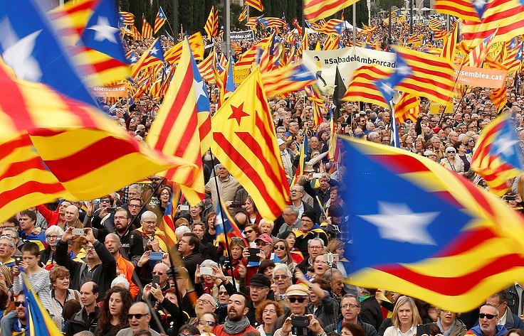 Парламент Каталонии одобрил закон о референдуме за выход из состава Испании
