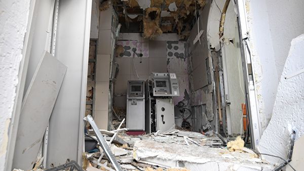 В отделении одного из банков в Новосибирске произошел взрыв