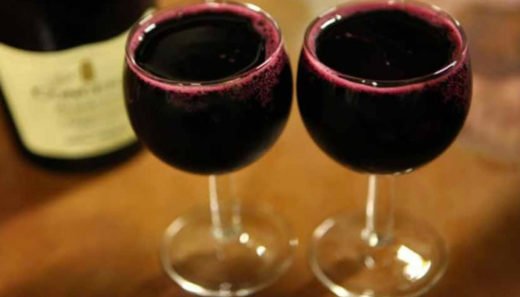 Исследование: в старости выпить бокал вина важнее, чем делать упражнения