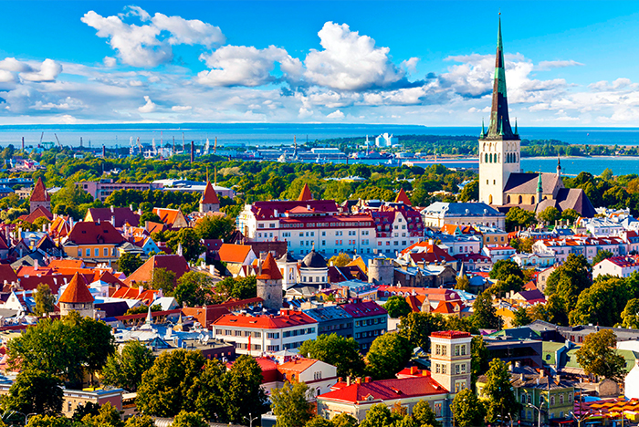 В Таллине потребовали от России компенсацию ущерба за "советскую оккупацию"