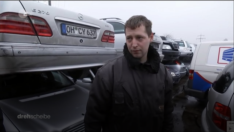 В соцсеях распространяется слух что немцы массово выбрасывают автомобили (Видео)