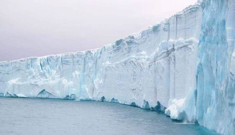 Плоскоземельцы показали «ледяную стену, опоясывающую планету»