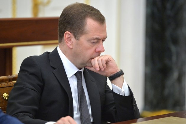 Медведев нашел простой способ победить бедность