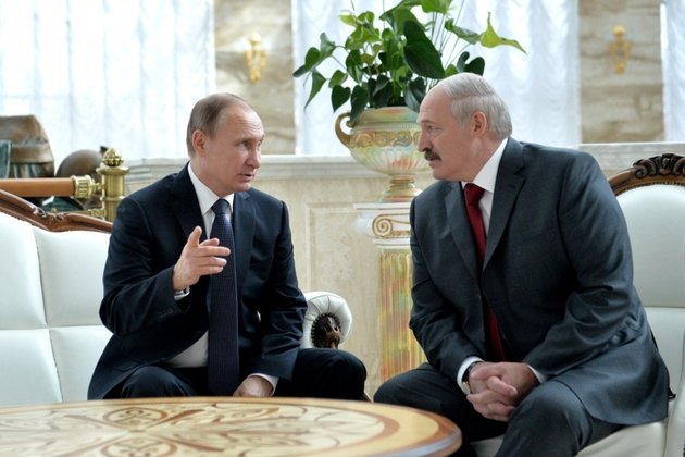 Лукашенко согласился объединить Россию и Белоруссию