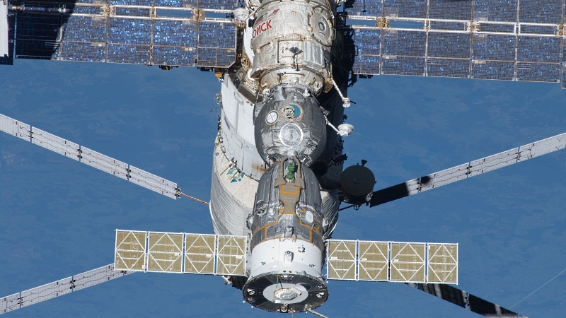 NASA покупает еще два места на «Союзах», испытывает RS-25 и не отказывается от околоземной станции