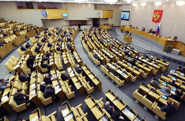 Депутаты КПРФ внесли в Думу поправки о штрафах для госслужащих за оскорбление граждан