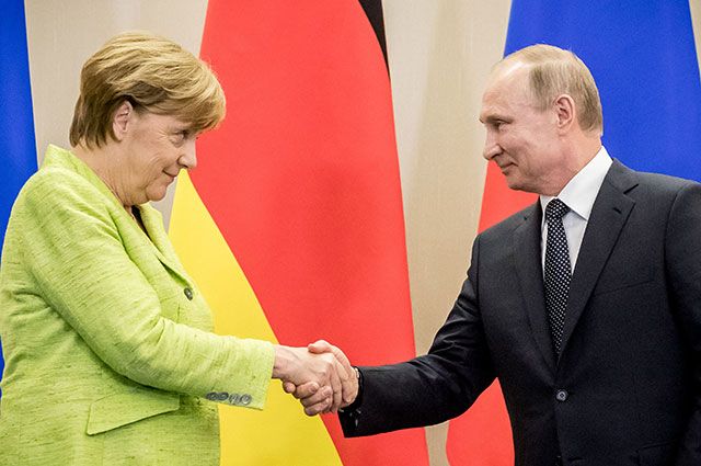 Меркель одобрила предложение Путина по миротворческой миссии в Донбассе