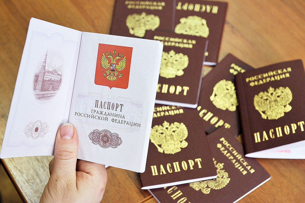 В Донецке выстроилась очередь за российскими паспортами Алена Филатова, журналист «Ридуса»