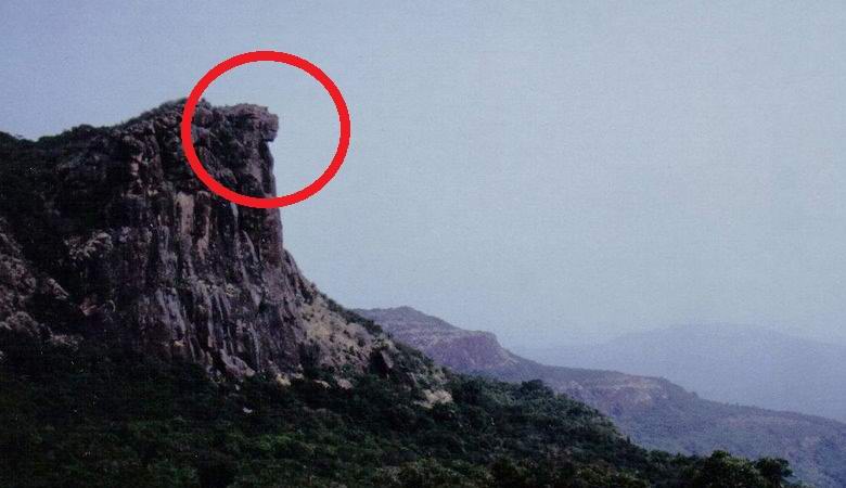Загадочная Леди Мали: то ли древняя статуя, то ли удивительная оптическая иллюзия