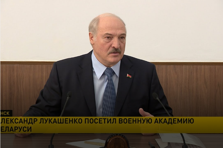 Лукашенко после спасения от госпереворота бросился к Путину