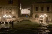 Центр Венеции неожиданно ушел под воду