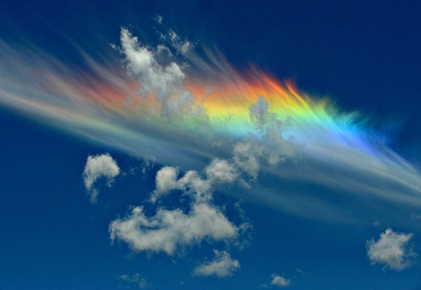 Жители города Авалон в США наблюдали горизонтальную радугу