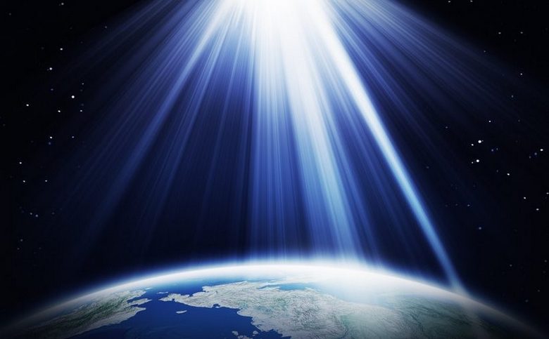 NASA прервало видеотрансляцию с МКС по причине появления неопознанных лучей света