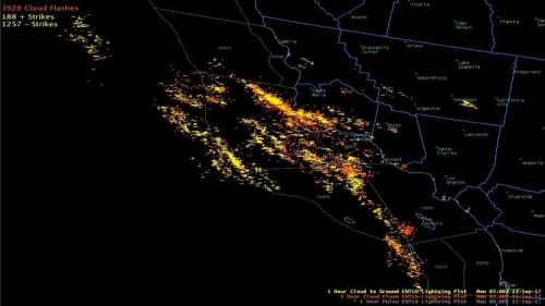 40 000 ударов молний над Калифорнией. Предвестник землетрясения?