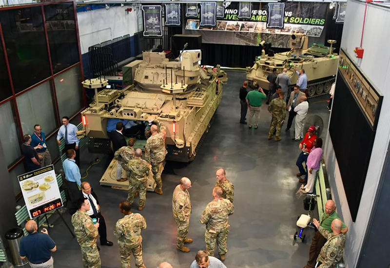 Армия США протестирует роботизированные бронетранспортёры