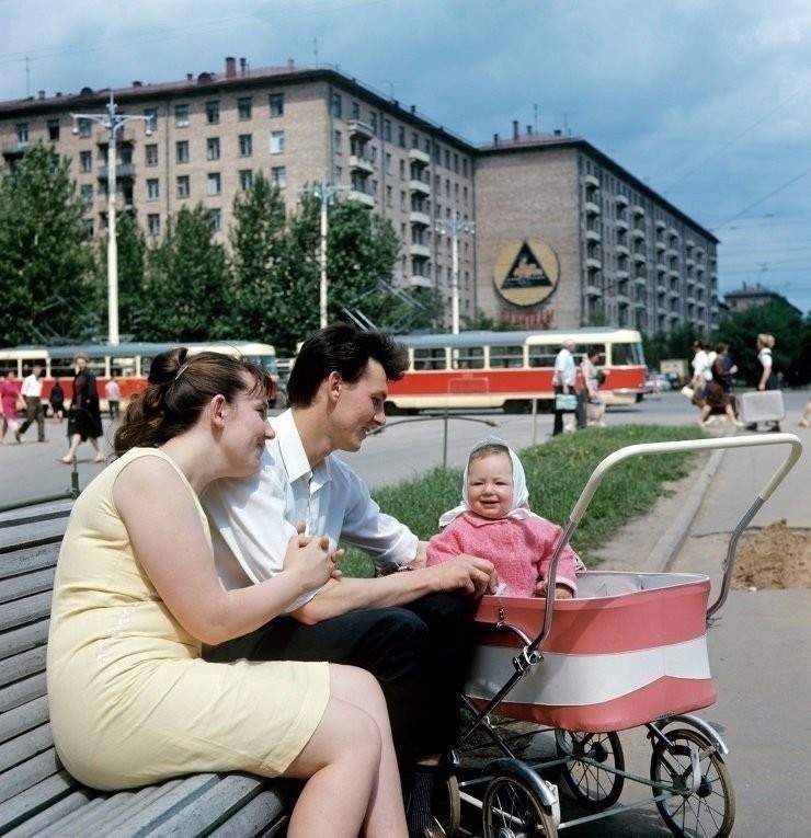Как вы думаете, в СССР счастливых семей было намного больше?