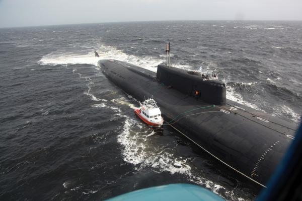 Понимаешь, что живешь в России, когда на помощь твоему катеру в шторм приходит атомная подводная лодка.