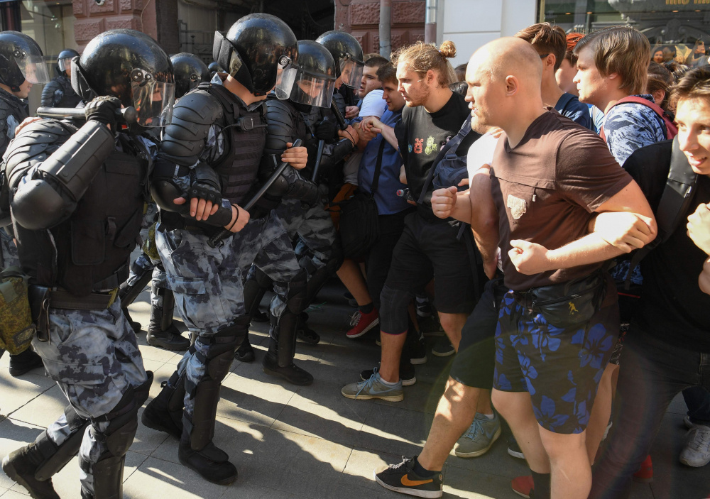 Власть готовится к вооруженному восстанию в Москве: политолог