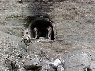 8 американских солдат исчезли, извлекая из афганской пещеры летательный аппарат (виману) 5000-летней давности