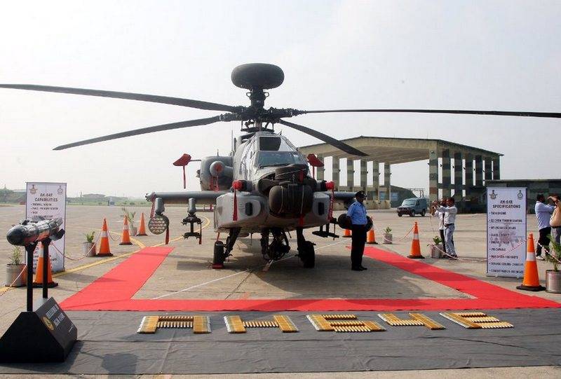 Индия приняла на вооружение первые восемь ударных вертолётов AH-64E Apache