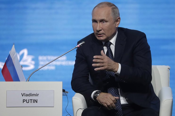Путин заявил о завершении лидерства Запада