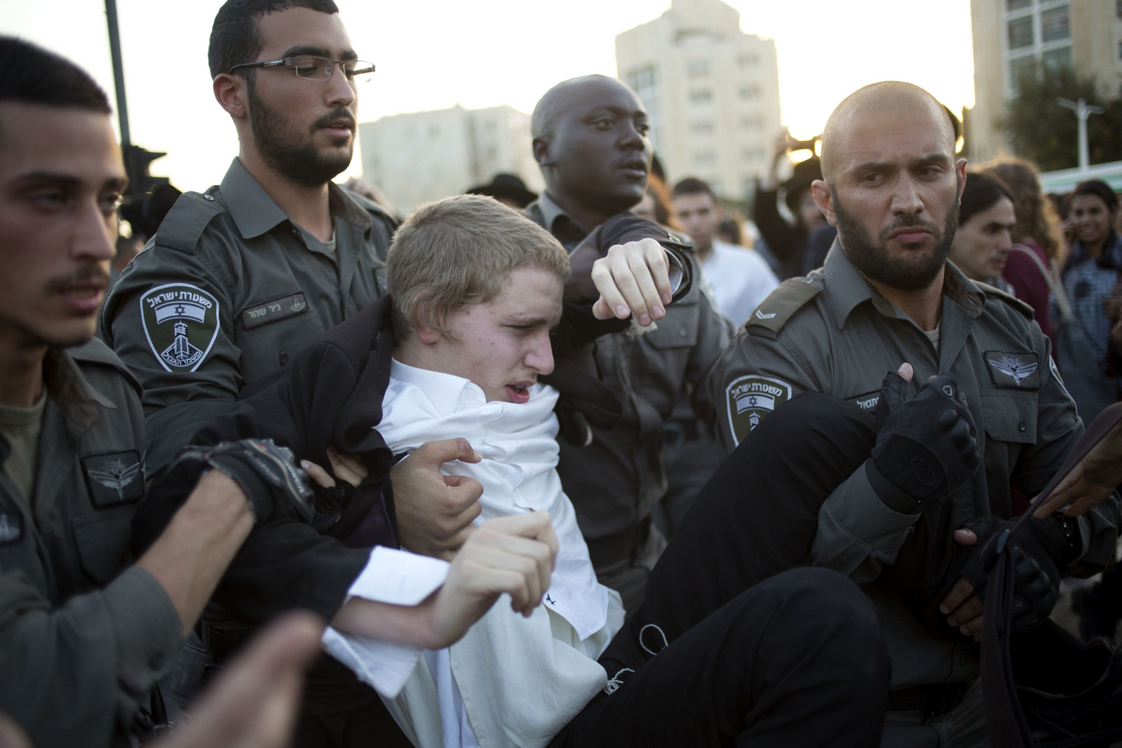 Свободная еврейская молодежь отказывается идти на военную службу
