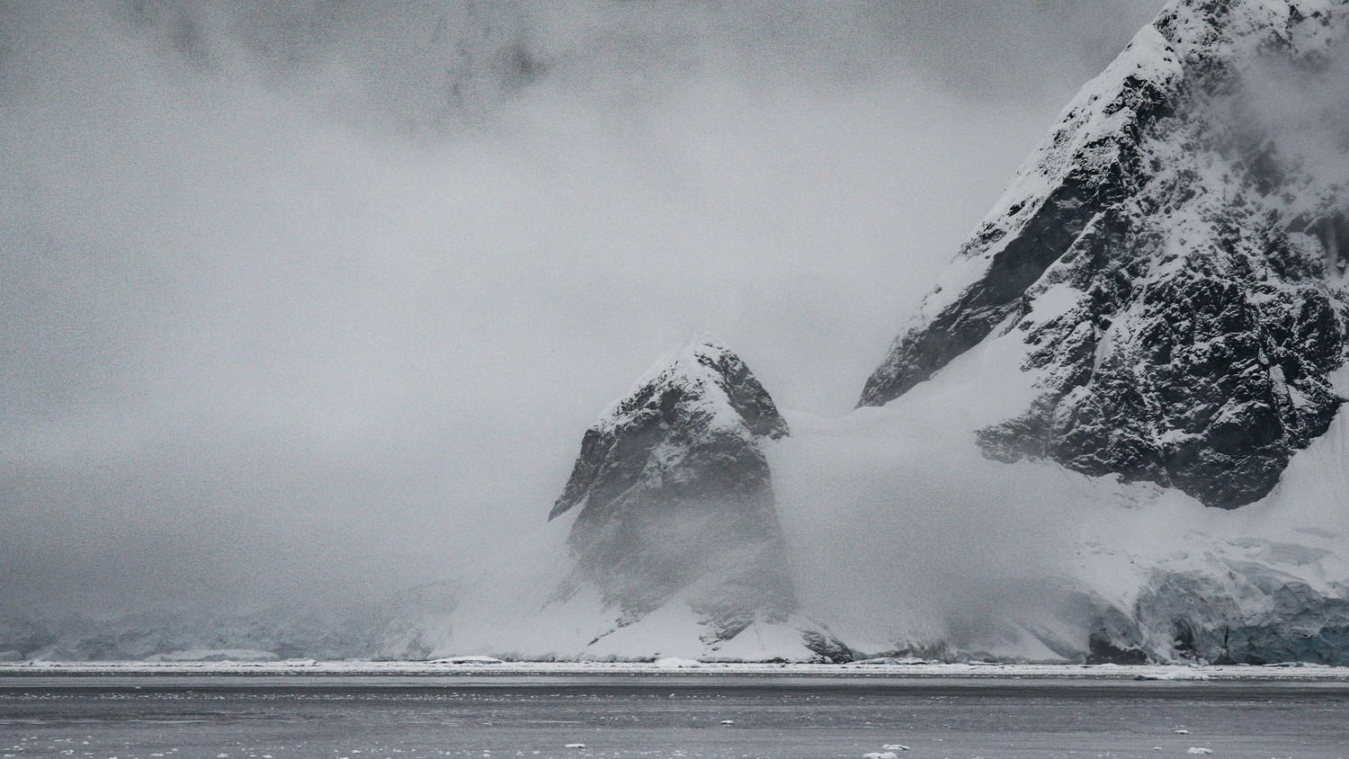 Антарктида тает не из-за глобального потепления: выдвинута новая теория