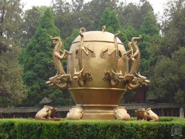 Древний китайский сейсмоскоп, чья точность не уступает современным приборам