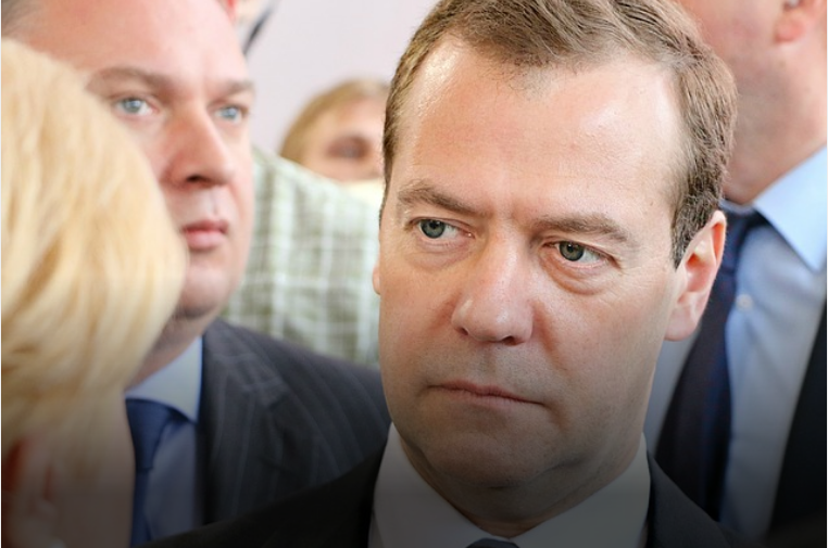 Медведев: пенсионная реформа захлебнулась ото лжи