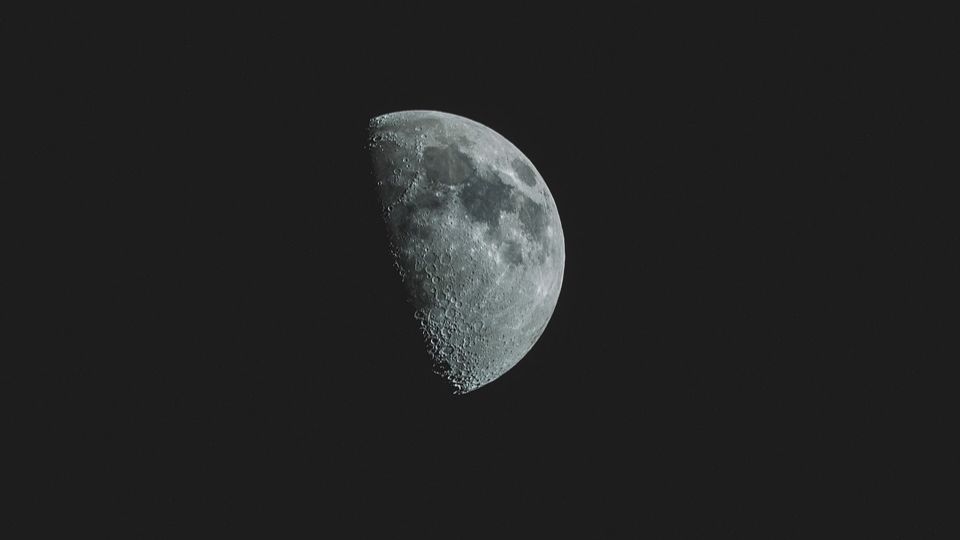 На обратной стороне Луны бесследно исчез аппарат НАСА