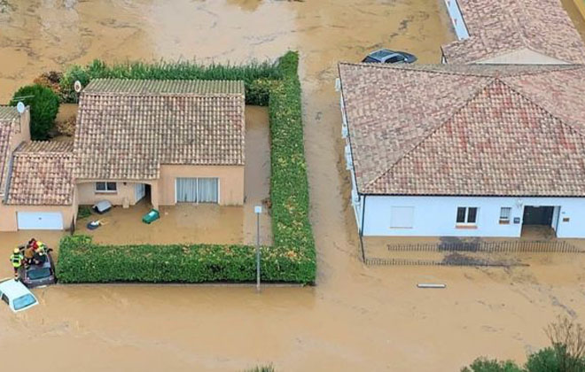 Внезапные наводнения на юге Франции унесли жизни 3 человек